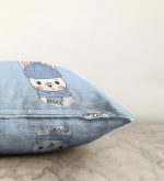 Mavi Zeminde Sevimli Tavşan Motifli Çocuk Odası Raşel Kadife Yastık Kırlent Kılıfı Realhomes