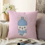 Pembe Zeminde Sevimli Tavşan Motifli Çocuk Odası Raşel Kadife Yastık Kırlent Kılıfı Realhomes