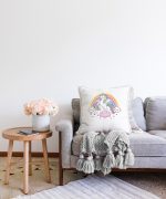 - Sonil-K-4324-Gorsel2 - Realhomes Beyaz Zeminde Unicorn At ve Yıldızlar Çocuk Odası Raşel Kadife Yastık Kırlent Kılıfı Realhomes