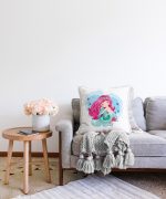 - Sonil-K-4331b-Gorsel2 - Realhomes Beyaz Zeminde Denizkızı Tasarımlı Dijital Baskılı Çocuk Odası Raşel Kadife Yastık Kılıfı Realhomes