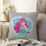 Gri Zeminde Denizkızı Tasarımlı Dijital Baskılı Çocuk Odası Raşel Kadife Yastık Kırlent Kılıfı Realhomes