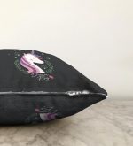 Siyah Zeminli Magic Unicorn Tasarımlı Çocuk Odası Raşel Kadife Yastık Kırlent Kılıfı Realhomes