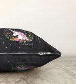 Siyah Zeminde Unicorn At Desenli Çocuk Odası Raşel Kadife Yastık Kırlent Kılıfı Realhomes