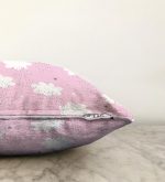 Pembe Zeminde Bulutlar Özel Tasarımlı Çocuk Odası Raşel Kadife Yastık Kırlent Kılıfı Realhomes