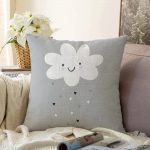 Gri Zeminde Yalnız Bulut Çocuk Odası Raşel Kadife Yastık Kırlent Kılıfı Realhomes