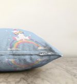 Mavi Zeminde Unicorn Tasarımlı Çocuk Odası Raşel Kadife Yastık Kırlent Kılıfı Realhomes