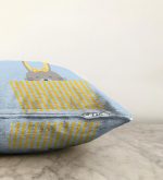 Mavi Zeminde Gri Sarı Ayıcık Motifli Bebek Odası Raşel Kadife Yastık Kırlent Kılıfı Realhomes