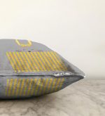 Pembe Zeminde Gri Sarı Ayıcık Bebek Odası Raşel Kadife Yastık Kırlent Kılıfı Realhomes