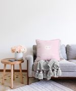 Pembe Zeminde Baykuş Özel Tasarımlı Bebek Odası Raşel Kadife Yastık Kırlent Kılıfı Realhomes