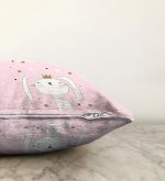 - Sonil-K-4385-Gorsel3 - Realhomes  Renkli Puanlı Kedicik Desenli Bebek Odası Raşel Kadife Yastık Kırlent Kılıfı Realhomes