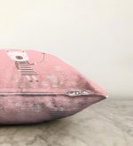 Pembe Zeminde Balon ve Ayıcık Desenli Bebek Odası Raşel Kadife Yastık Kırlent Kılıfı Realhomes