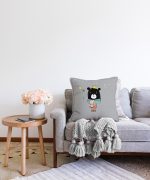 - Sonil-K-4419-Gorsel2 - Realhomes Gri Zeminde Atkılı Ayıcık Desenli Bebek Odası Raşel Kadife Yastık Kırlent Kılıfı Realhomes
