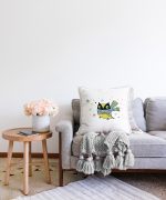 Beyaz Zeminde Atkılı Baykuş Desenli Bebek Odası Raşel Kadife Yastık Kırlent Kılıfı Realhomes