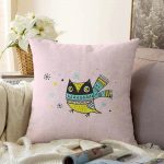 Pembe Zeminde Atkılı Baykuş Desenli Bebek Odası Raşel Kadife Yastık Kırlent Kılıfı Realhomes