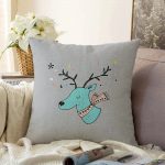 Gri Zeminde Mavi Geyik Çizimli Bebek Odası Raşel Kadife Yastık Kırlent Kılıfı Realhomes