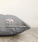 - Sonil-K-4439-Gorsel3 - Realhomes Gri Zeminde Uçan Fil Desenli Bebek Odası Raşel Kadife Yastık Kırlent Kılıfı Realhomes