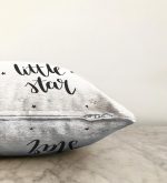 Beyaz Zeminde Little Star Tasarımlı Bebek Odası Raşel Kadife Yastık Kırlent Kılıfı Realhomes