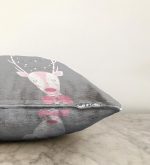 - Sonil-K-4509-Gorsel3 - Realhomes Gri Zeminde Sevimli Geyik Tasarımlı Bebek Odası Raşel Kadife Yastık Kırlent Kılıfı Realhomes