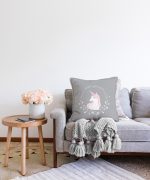 - Sonil-K-4554g-Gorsel2 - Realhomes Gri Zeminde Unicorn At Tasarımlı Bebek Odası Raşel Kadife Yastık Kırlent Kılıfı Realhomes