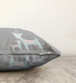 - Sonil-K-4581-Gorsel3 - Realhomes Gri Zeminde Unicorn Geyikler Tasarımlı Çocuk Odası Raşel Kadife Yastık Kırlent Kılıfı Realhomes