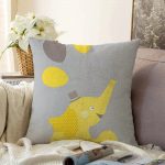 - Sonil-K-4595-Gorsel1 - Realhomes  Gri Zeminde Uçan Balonlar ve Fil Desenli Çocuk Odası Raşel Kadife Yastık Kırlent Kılıfı Realhomes