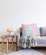 - Sonil-K-4648-Gorsel2 - Realhomes Realhomes Özel Tasarımlı Dijital Baskılı Çocuk Odası Raşel Kadife Yastık Kırlent Kılıfı Realhomes