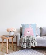 - Sonil-K-4648p-Gorsel2 - Realhomes Realhomes Özel Tasarımlı Dijital Baskılı Çocuk Odası Raşel Kadife Yastık Kırlent Kılıfı Realhomes