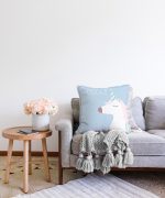 - Sonil-K-4722-Gorsel2 - Realhomes  Realhomes Özel Tasarımlı Dijital Baskılı Çocuk Odası Raşel Kadife Yastık Kırlent Kılıfı Realhomes