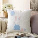 - Sonil-K-4815-Gorsel1 - Realhomes Beyaz Zeminde Balonlu Sevimli Tavşan Çocuk Odası Raşel Kadife Yastık Kırlent Kılıfı Realhomes