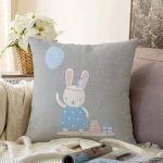 - Sonil-K-4816-Gorsel1 - Realhomes  Gri Zeminde Balonlu Sevimli Tavşan Çocuk Odası Raşel Kadife Yastık Kırlent Kılıfı Realhomes