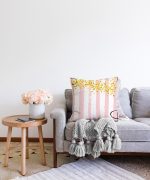 Pembe Beyaz Çizgili Sarı Puanlı Temalı Çocuk Odası Raşel Kadife Yastık Kırlent Kılıfı Realhomes