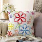 - Sonil-K-4830-Gorsel1 - Realhomes  Realhomes Beyaz Zeminli Rengarenk Çiçekler Dijital Baskılı Modern Raşel Kadife Yastık Kılıfı Realhomes