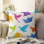 - Sonil-K-4831-Gorsel1 - Realhomes  Realhomes Beyaz Zeminli Origami Sanatı Dijital Baskılı Modern Raşel Kadife Yastık Kılıfı Realhomes