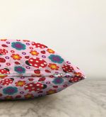 - Sonil-K-4836-Gorsel3 - Realhomes  Realhomes Pembe Zeminde Uğurböceği Dijital Baskılı Modern Raşel Kadife Yastık Kılıfı Realhomes