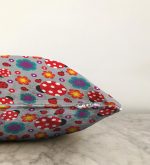 Realhomes Gri Zeminde Uğurböceği Dijital Baskılı Modern Raşel Kadife Yastık Kılıfı Realhomes