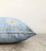 - Sonil-K-4841-Gorsel3 - Realhomes Realhomes Papatya Desenli Dijital Baskılı Modern Raşel Kadife Yastık Kılıfı Realhomes