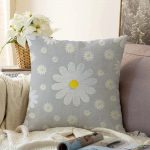 - Sonil-K-4843-Gorsel1 - Realhomes Realhomes Papatya Desenli Dijital Baskılı Modern Raşel Kadife Yastık Kılıfı Realhomes