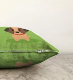 - Sonil-K-4877-Gorsel3 - Realhomes Realhomes Köpek Desenli Dijital Baskılı Modern Raşel Kadife Kırlent Kılıfı Realhomes