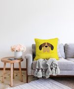 - Sonil-K-4884-Gorsel2 - Realhomes Realhomes Köpek Desenli Dijital Baskılı Modern Raşel Kadife Kırlent Kılıfı Realhomes