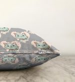 - Sonil-K-4893-Gorsel3 - Realhomes  Realhomes Kedi Desenli Dijital Baskılı Modern Raşel Kadife Kırlent Kılıfı Realhomes