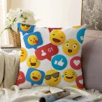 - Sonil-K-4934-Gorsel1 - Realhomes  Realhomes Emoji ve Like Dijital Baskılı Modern Raşel Kadife Yastık Kılıfı Realhomes