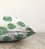 - Sonil-K-4953-Gorsel3 - Realhomes  Realhomes Beyaz Zeminde Yapraklar Dijital Baskılı Modern Raşel Kadife Yastık Kılıfı Realhomes