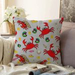 - Sonil-K-4960-Gorsel1 - Realhomes Realhomes Sevimli Yengeç Desenli Dijital Baskılı Modern Raşel Kadife Kırlent Kılıfı Realhomes