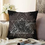 - Sonil-K-5007-Gorsel1 - Realhomes  Siyah Zeminde Beyaz Dekoratif Desenli Raşel Kadife Yastık Kılıfı Realhomes