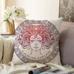 - Sonil-K-5008-Gorsel1 - Realhomes  Medusa Gorgon Özel Tasarım Dijital Baskılı Raşel Kadife Yastık Kılıfı Realhomes