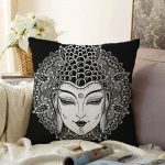 Siyah Beyaz Otantik Woman Özel Tasarım Dijital Baskılı Raşel Kadife Kırlent Kılıfı Realhomes