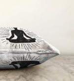 - Sonil-K-5024-Gorsel3 - Realhomes Realhomes Dijital Baskılı Özel Tasarım Dekoratif Modern Raşel Kadife Kırlent Kılıfı Realhomes