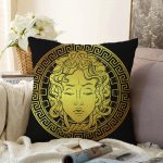 - Sonil-K-5034-Gorsel1 - Realhomes  Realhomes Özel Tasarım Siyah Zeminde Gold Medusa Dekoratif Raşel Kadife Kırlent Kılıfı Realhomes