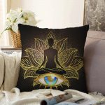 - Sonil-K-5041-Gorsel1 - Realhomes Altın Motifli Yoga Ve Mavi Göz Desenli Özel Tasarım Dijital Baskılı Raşel Kadife Yastık Kılıfı Realhomes