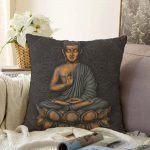 - Sonil-K-5042-Gorsel1 - Realhomes  Gri Zeminde Buda Heykeli Motifli Özel Tasarım Raşel Kadife Kırlent Kılıfı Realhomes